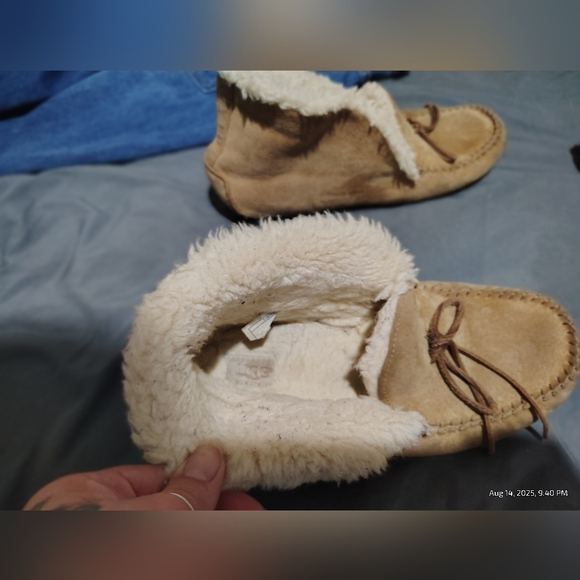 UGG Women's 9 Chestnut Alena Moccasin w/ Sheepskin Lining & Waterproof Sole - Picture 4 of 7